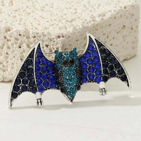 SPOOKY Bat Brooch - Picture 2 of 4